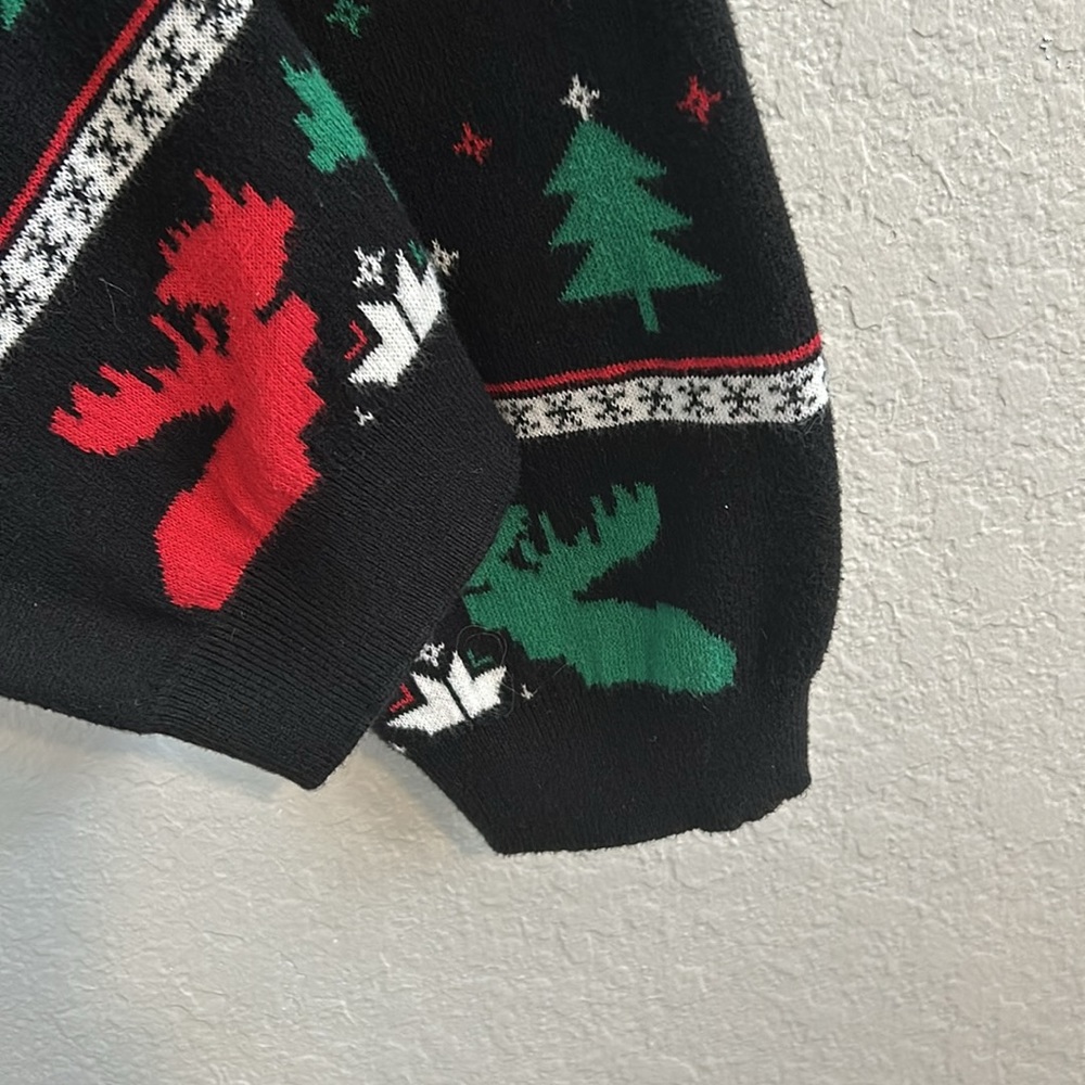 Super cute and thick holiday sweats - Picture 5 of 7